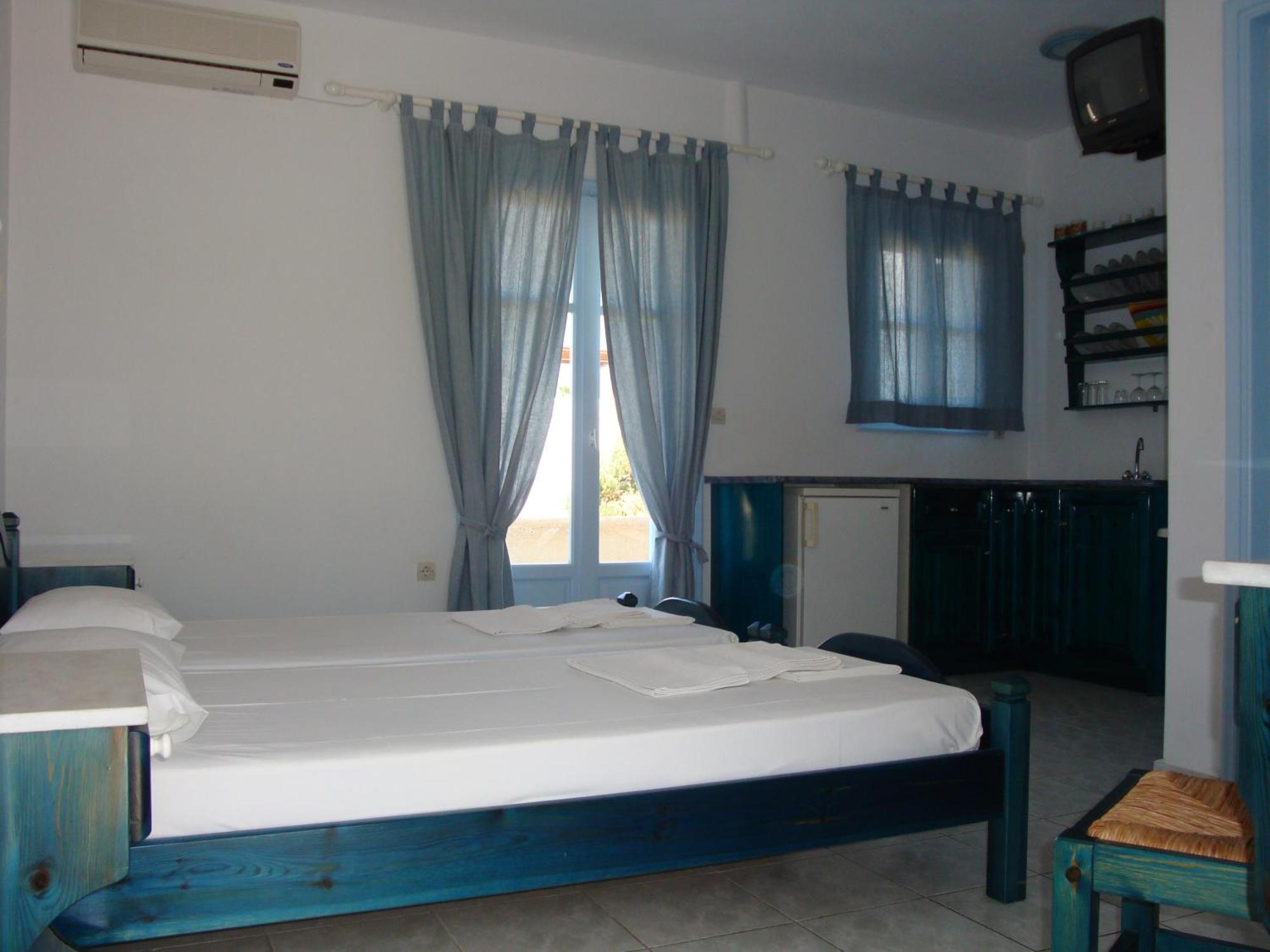 Blue & Sea Studios Apartments Дриос Экстерьер фото